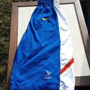 Men's Nike basketball shorts size 3xl in excellent